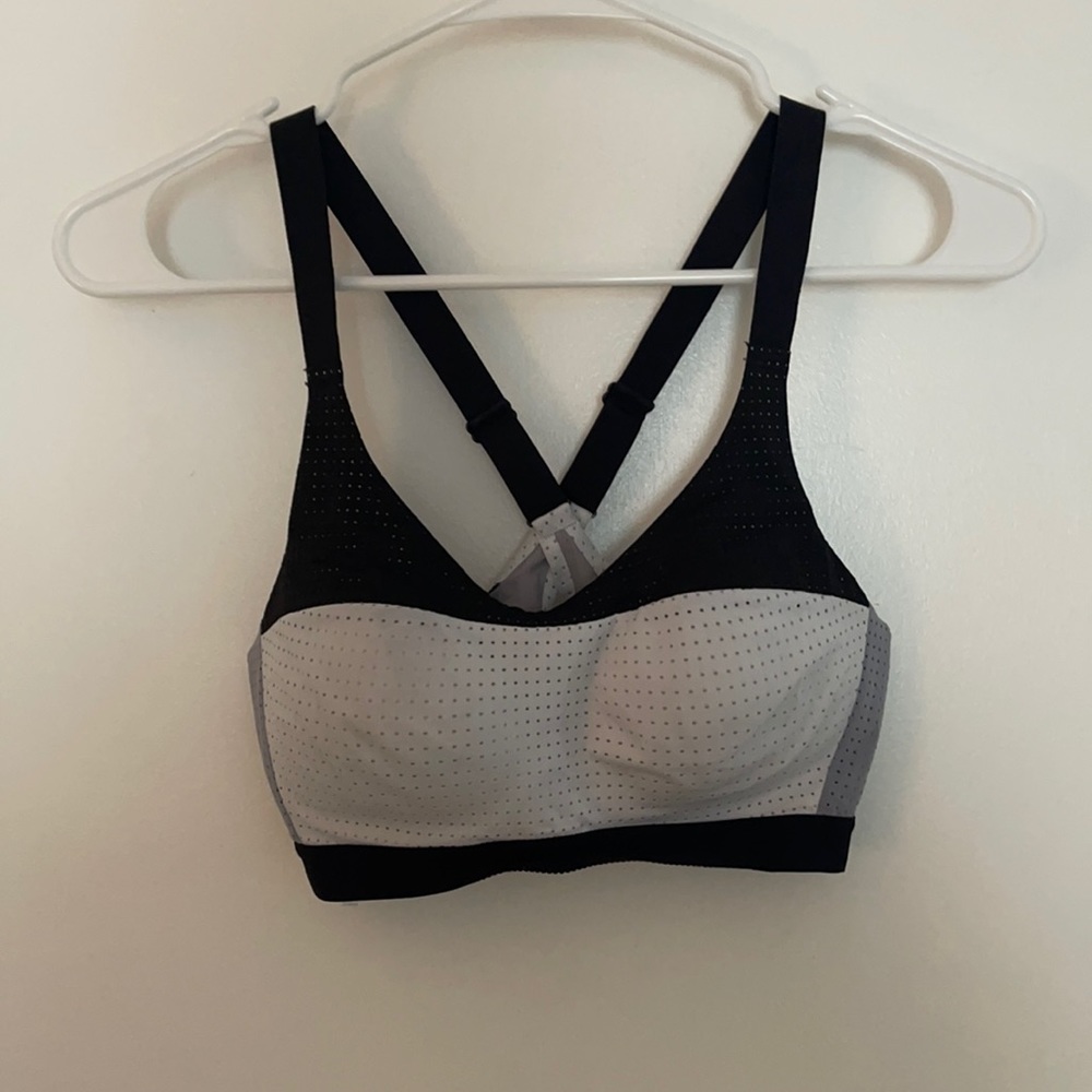 Victoria’s Secret | lightweight sports bra
